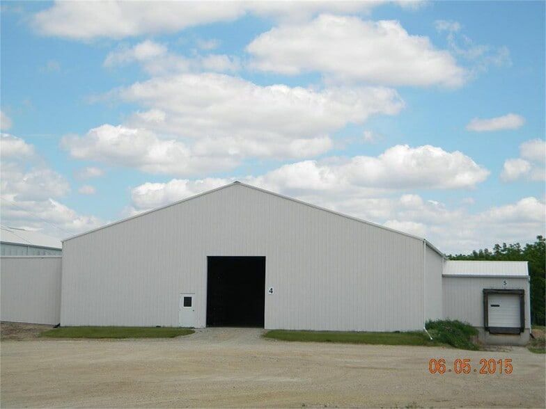 1691 US-65, Hampton, IA à vendre - Photo du bâtiment - Image 2 de 2