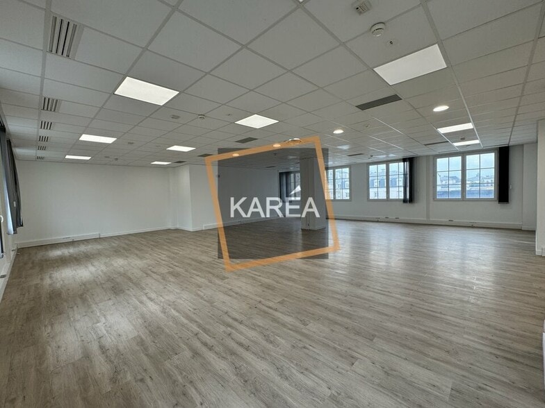 Office in Chessy for lease - Interior Photo - Image 3 of 5