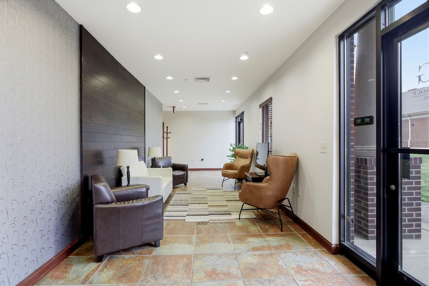 400 Sugartree Ln, Franklin, TN à louer - Photo du bâtiment - Image 3 de 7
