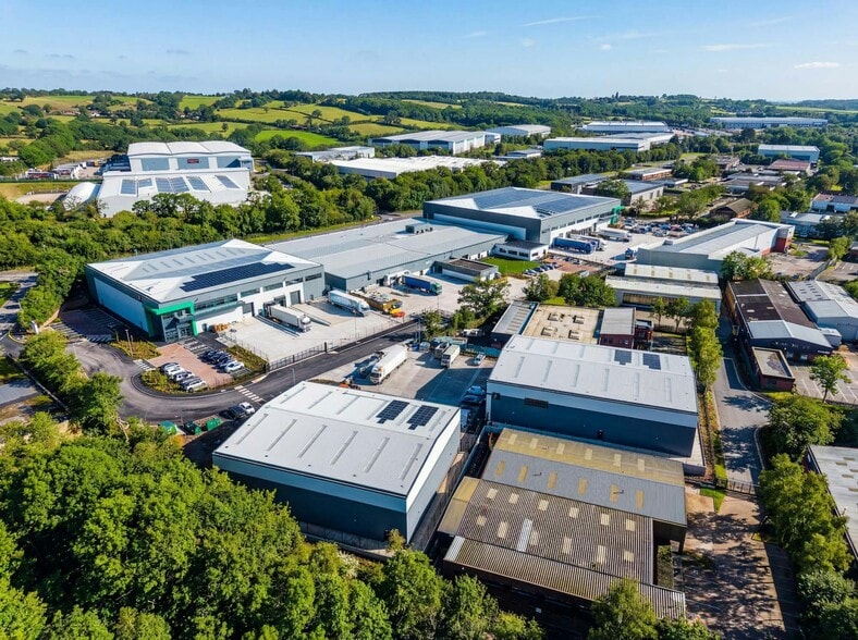 Unit E Greenlight Burnt Meadow Road, Redditch for lease - Building Photo - Image 2 of 6