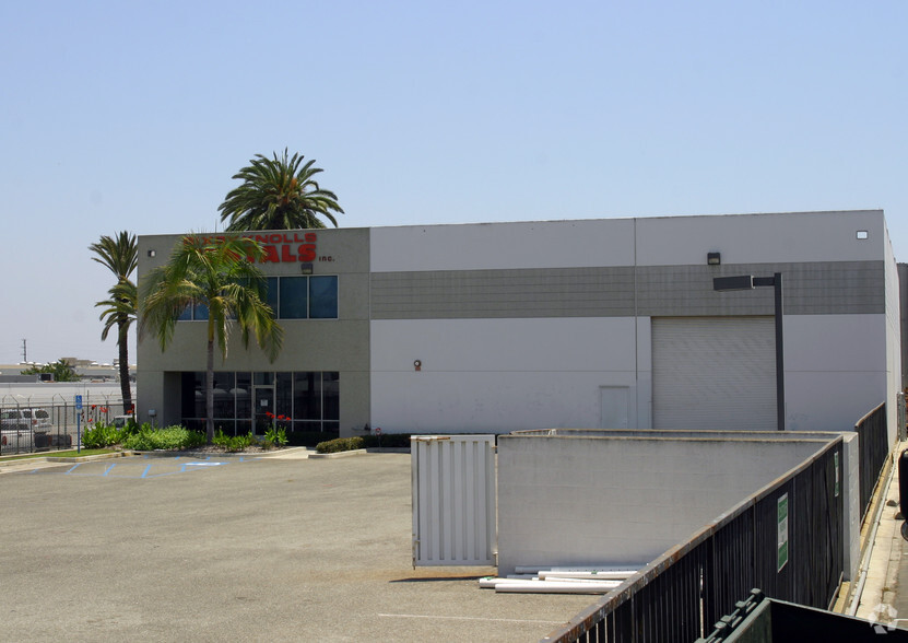 2540 N Palm Dr, Signal Hill, CA for lease - Building Photo - Image 3 of 6