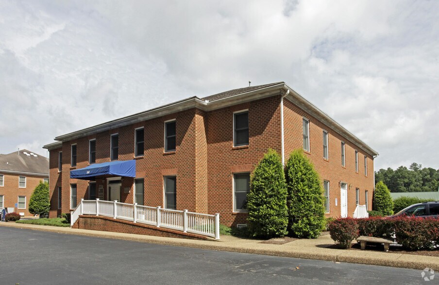 156 Strawberry Plains Rd, Williamsburg, VA à vendre - Photo du bâtiment - Image 3 de 11
