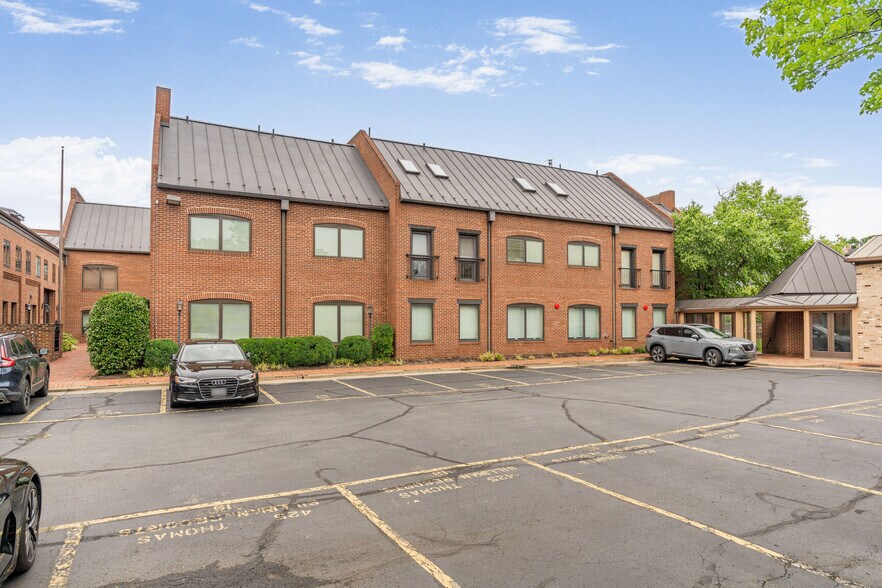 415 N Lee St, Alexandria, VA à louer - Photo du bâtiment - Image 3 de 13