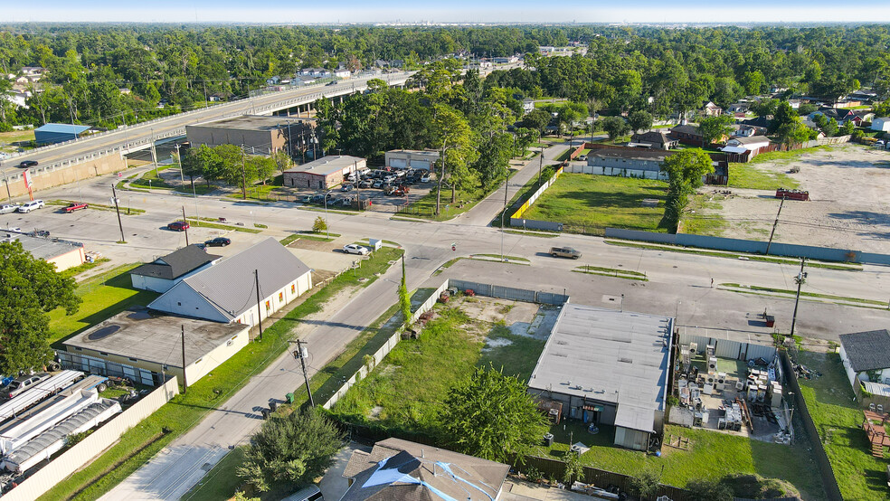 6513 Laura Koppe Rd, Houston, TX for sale - Building Photo - Image 2 of 8