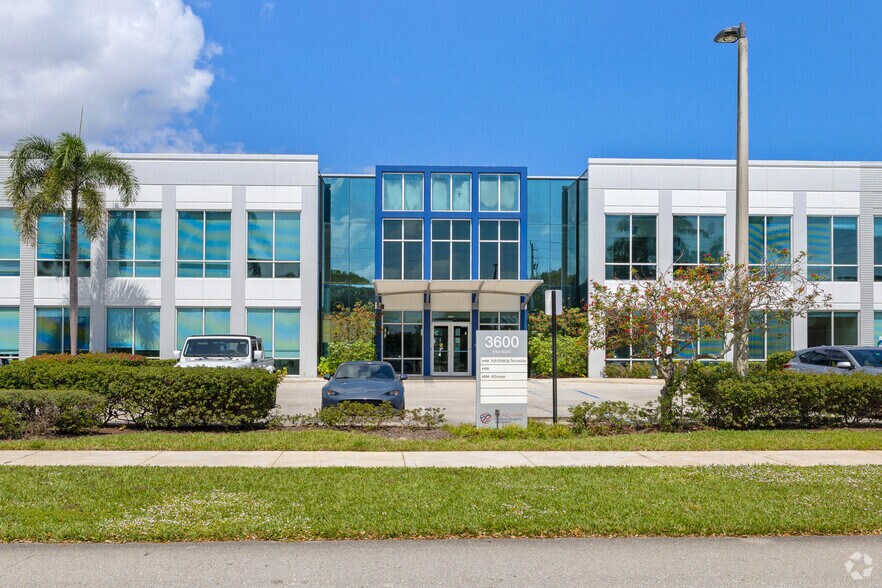 3998 FAU Blvd, Boca Raton, FL à louer - Photo du bâtiment - Image 3 de 20