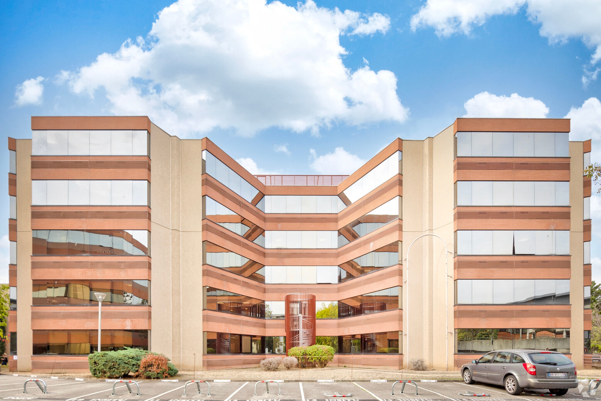 17 Avenue Didier Daurat, Blagnac for lease Primary Photo- Image 1 of 25