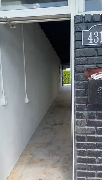 4310-4326 NE 5th Ave, Oakland Park, FL for lease - Commercial Listing Video - Image 3 of 8