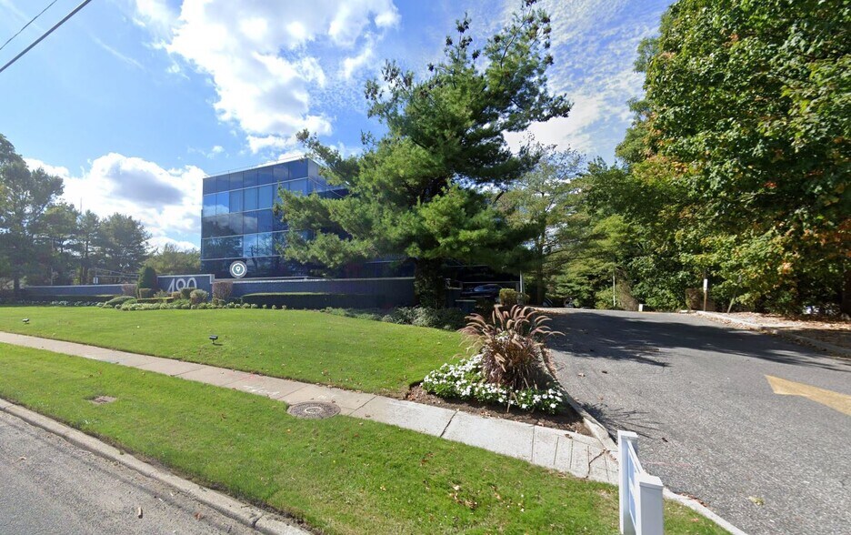 490 Wheeler Rd, Hauppauge, NY à louer - Photo du bâtiment - Image 2 de 8