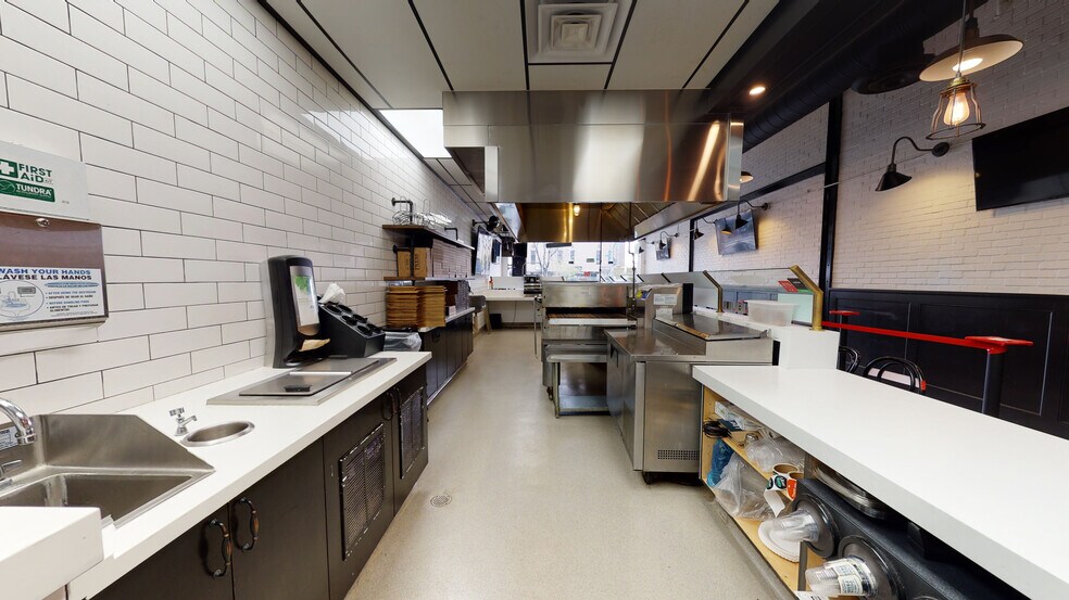 5242-5246 E 2nd St, Long Beach, CA à louer - Photo du bâtiment - Image 3 de 39