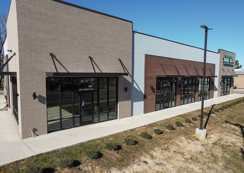 801 Main St, Lindale, TX for lease - Building Photo - Image 2 of 7