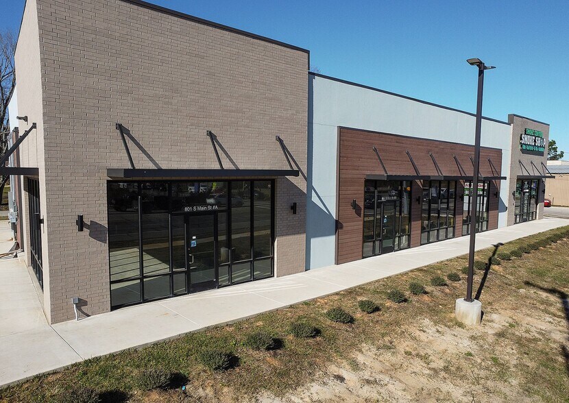 801 Main St, Lindale, TX à louer - Photo du bâtiment - Image 2 de 7