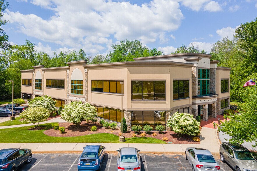 100 Arrandale Blvd, Exton, PA à louer - Photo du bâtiment - Image 3 de 13