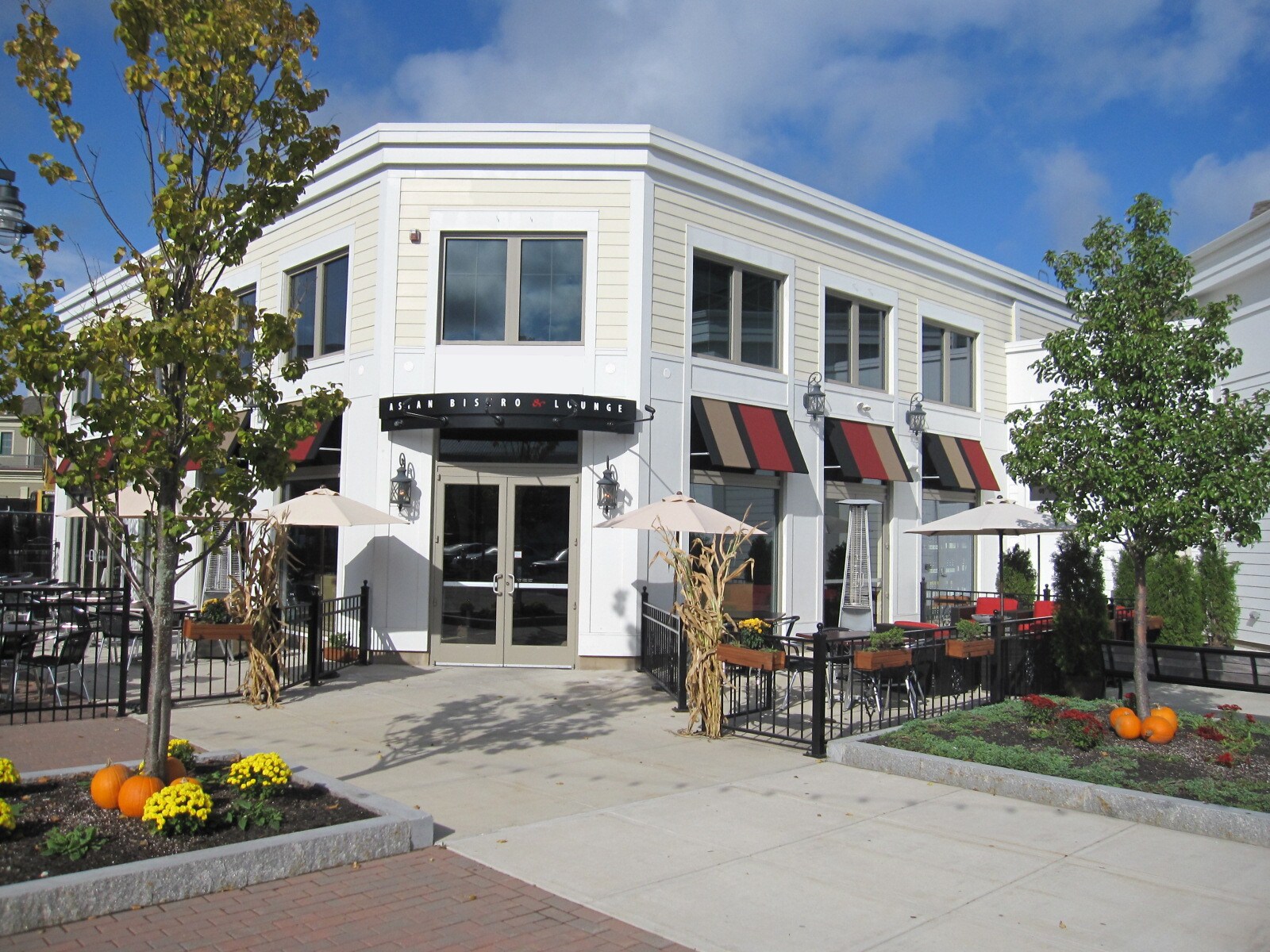 215-421 Lincoln St, Hingham, MA for lease Building Photo- Image 1 of 1