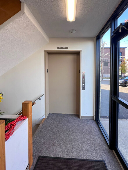 515 Providence Hwy, Dedham, MA for lease - Interior Photo - Image 3 of 10