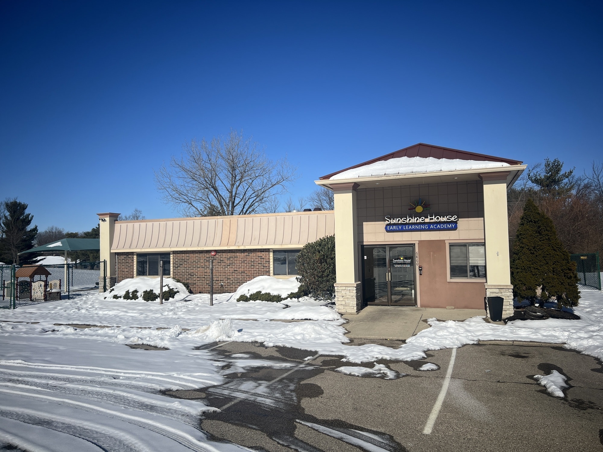 6860 Fountains Blvd, West Chester, OH for lease Building Photo- Image 1 of 9