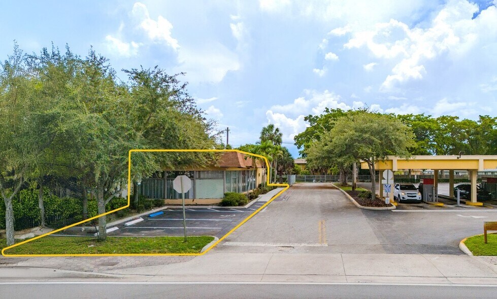 3740 W Broward Blvd, Fort Lauderdale, FL à vendre - Photo du bâtiment - Image 3 de 11