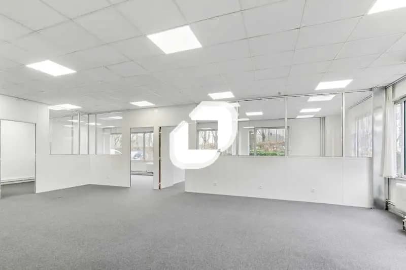 Flex in Villepinte for lease - Interior Photo - Image 2 of 13