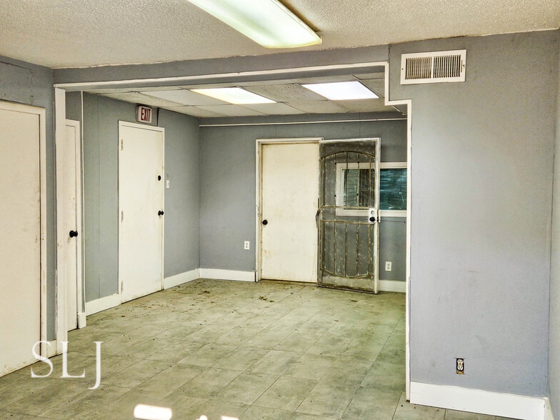 4852 Vicksburg St, Dallas, TX for lease - Building Photo - Image 2 of 9