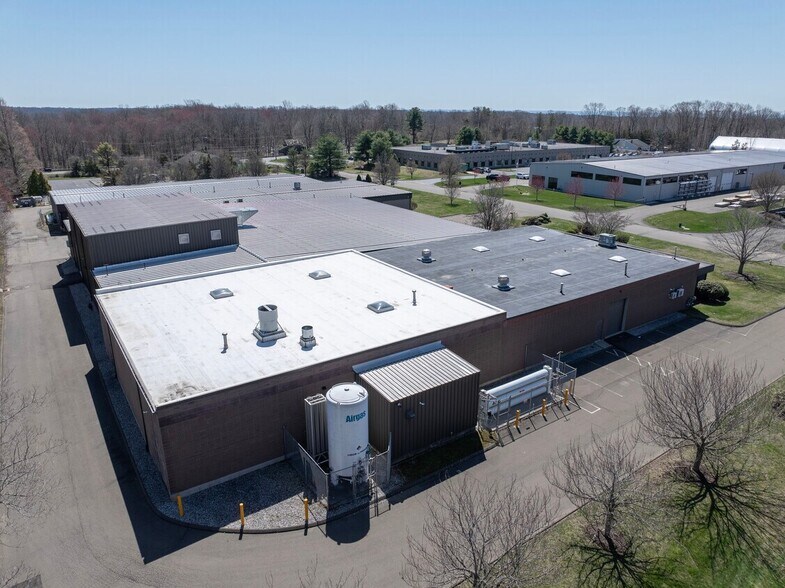 8 Baldwin Dr, Branford, CT for sale - Building Photo - Image 3 of 25