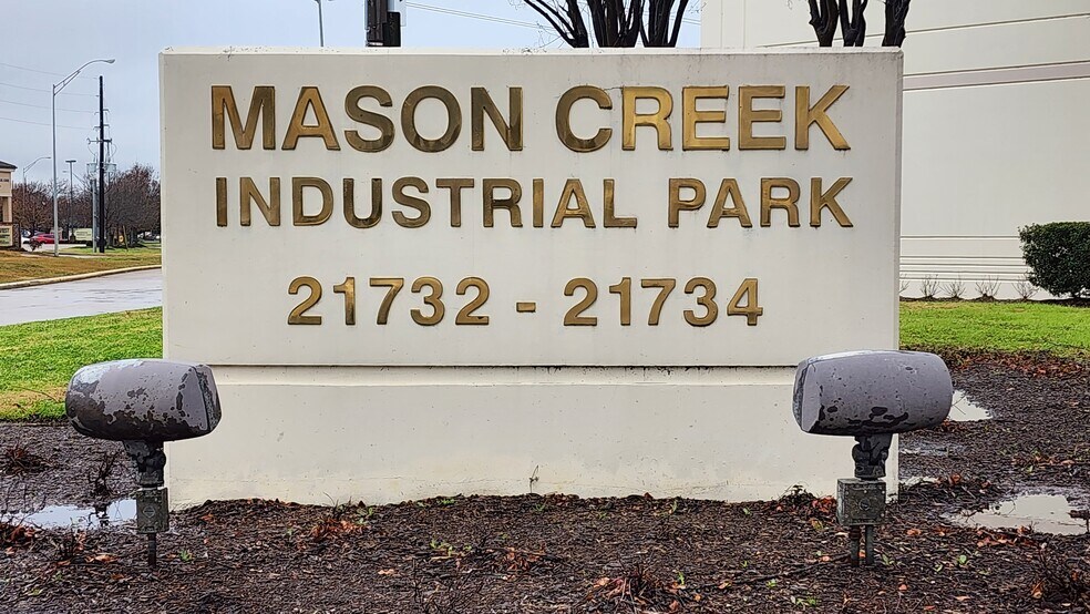 21734 Provincial Blvd, Katy, TX à louer - Photo du bâtiment - Image 3 de 13