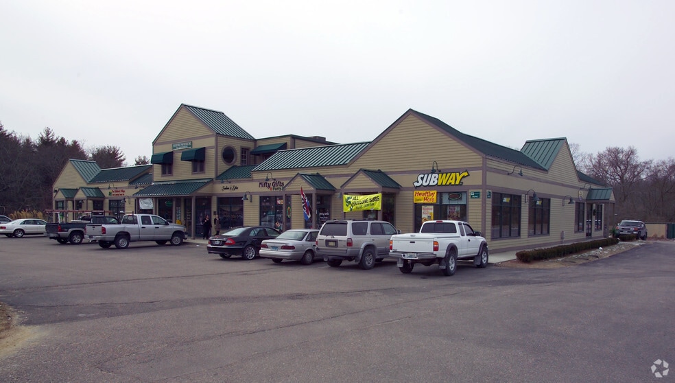 561-567 S County Trl, Exeter, RI for lease - Building Photo - Image 3 of 3