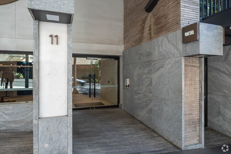 11 Young St, Sydney à louer - Photo du bâtiment - Image 3 de 4