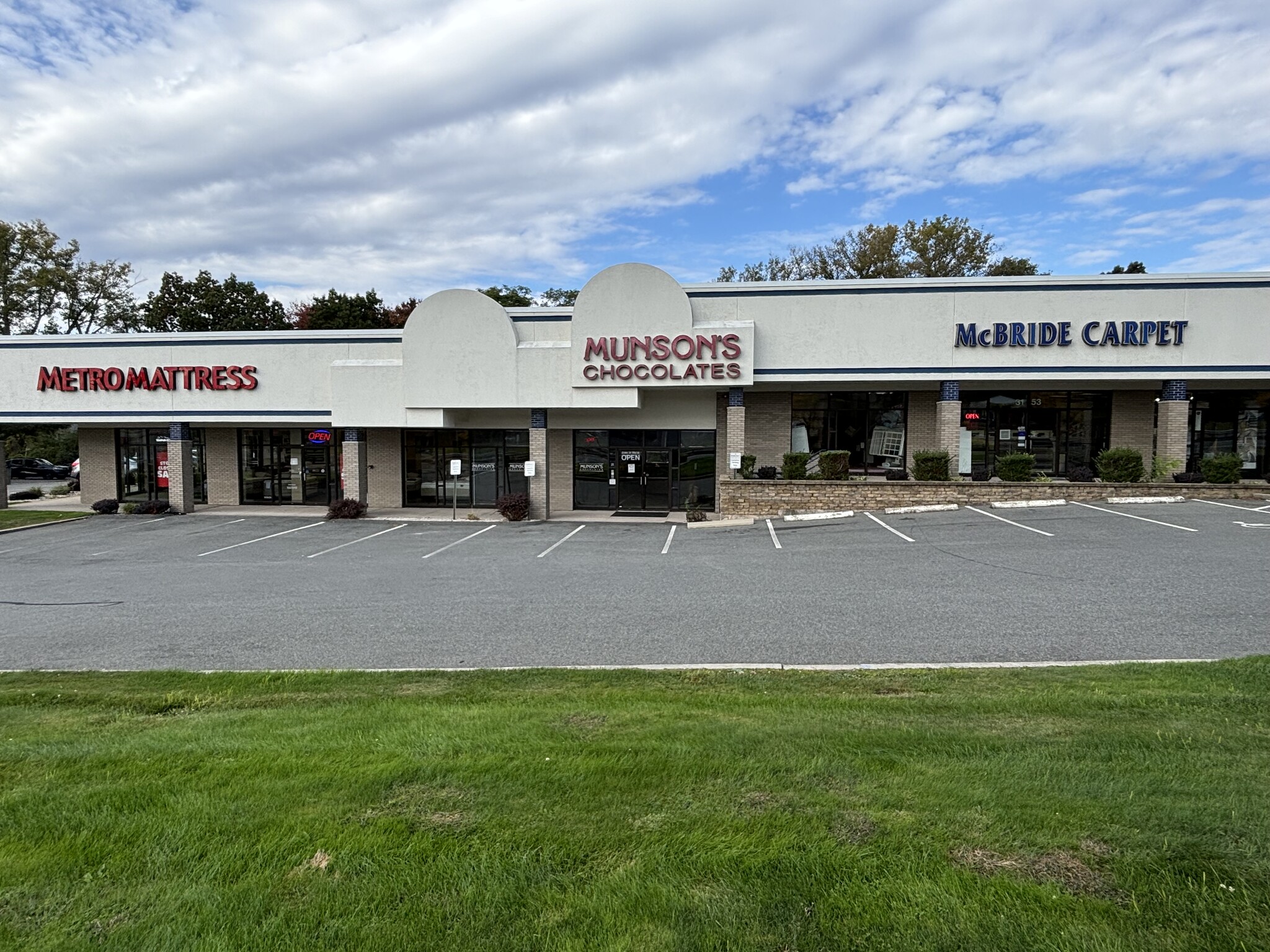 3153 Berlin Tpke, Newington, CT for lease Building Photo- Image 1 of 9