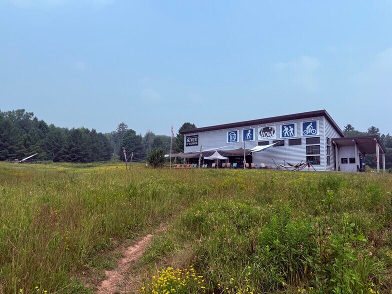 35315 COUNTY HWY J, Bayfield, WI à vendre - Photo du bâtiment - Image 2 de 2