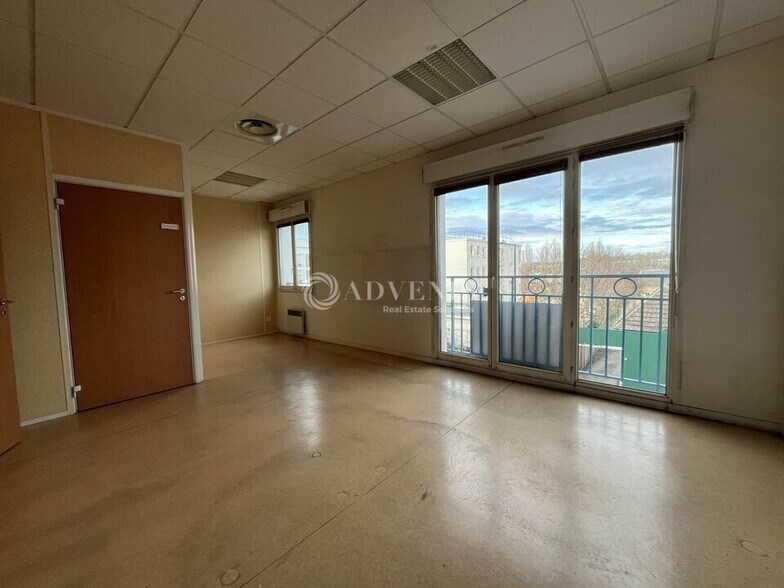 Immeuble residentiel dans Dammarie-les-Lys à vendre - Photo intérieure - Image 2 de 5