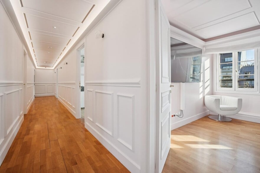 25 Rue Royale, Paris à louer - Photo intérieure - Image 2 de 12