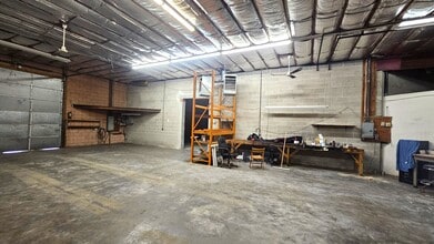 431 Commerce Ln, West Berlin, NJ à louer Photo intérieure- Image 2 de 7