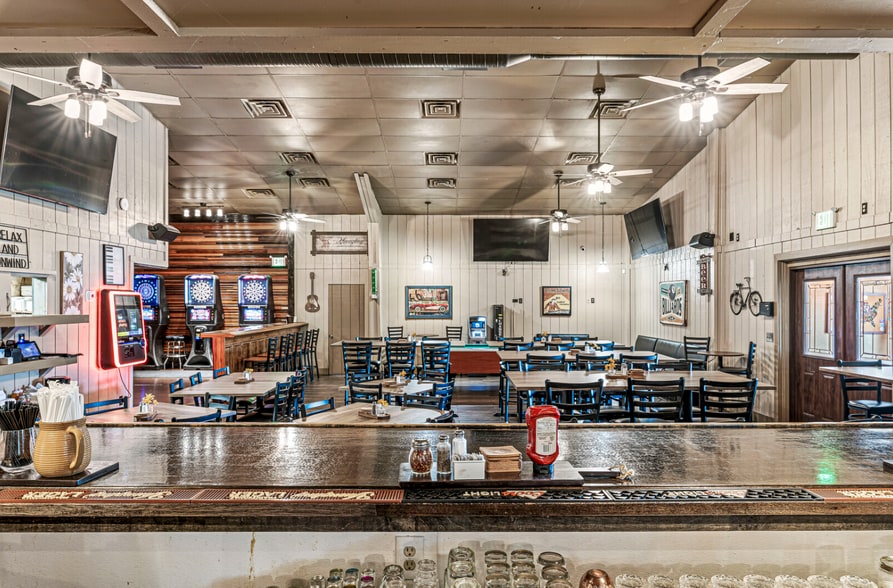 1134 Home Ave, Kokomo, IN for sale - Interior Photo - Image 3 of 10