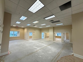 13700 W Irma Lee Ct, Lake Forest, IL à louer Photo intérieure- Image 1 de 5