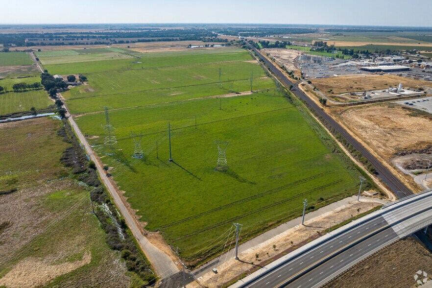 Grant Line Rd, Elk Grove, CA à vendre - Photo du bâtiment - Image 1 de 13