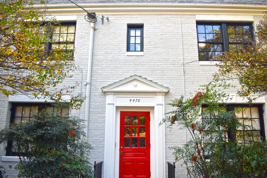 4474 MacArthur Blvd NW, Washington, DC à vendre - Photo du bâtiment - Image 2 de 10
