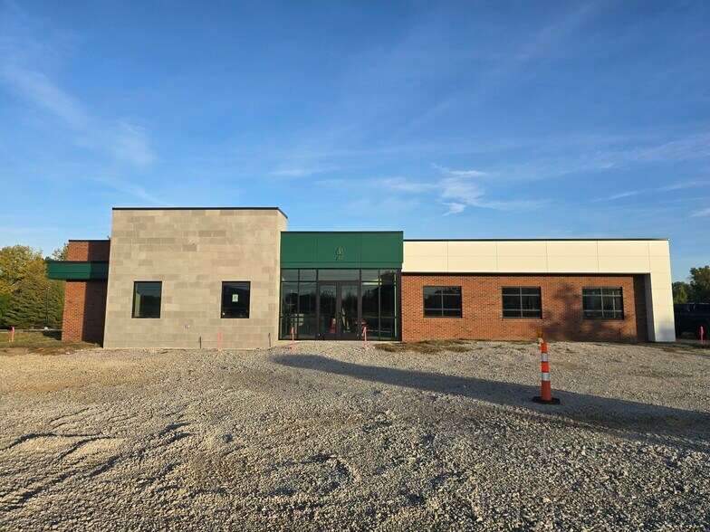 2229 State Rte 157, Edwardsville, IL à louer - Photo du bâtiment - Image 2 de 5