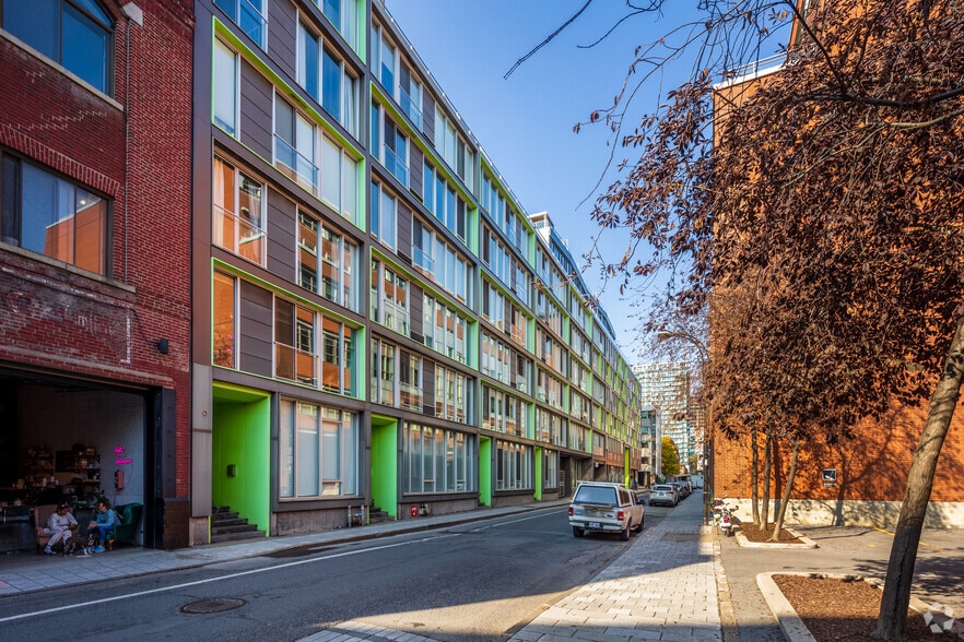 88 Rue Prince, Montréal, QC à vendre - Photo du bâtiment - Image 2 de 3