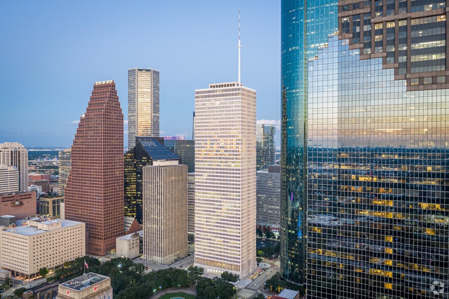 910 Louisiana St, Houston, TX à louer - Photo du bâtiment - Image 2 de 7