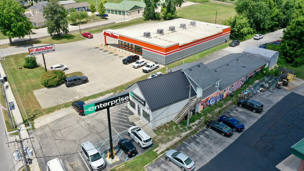516 E Main St, Brownsburg, IN à vendre - Photo du bâtiment - Image 2 de 11