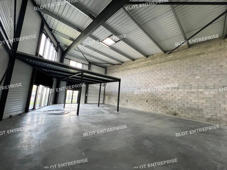 Flex in Betton for lease - Interior Photo - Image 3 of 6