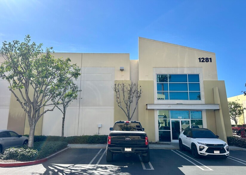 1281 N Patt St, Anaheim, CA à vendre - Photo du bâtiment - Image 1 de 4