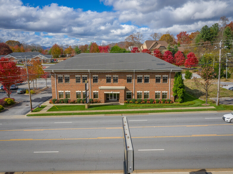 1985 Hendersonville Rd, Asheville, NC à vendre - Photo du bâtiment - Image 1 de 1