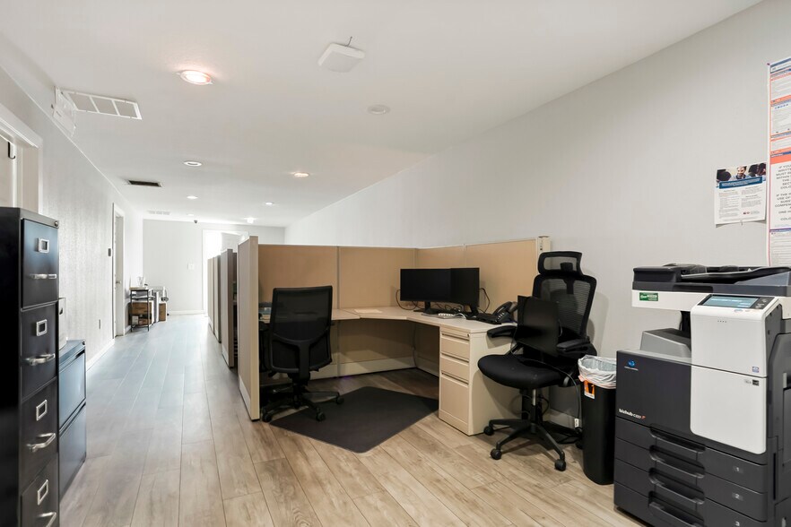 6970 Eudora Dr, Commerce City, CO à vendre - Photo du bâtiment - Image 2 de 9