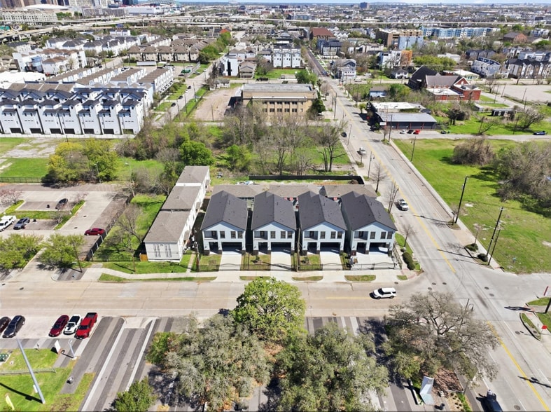 2307 Tuam St, Houston, TX for sale - Aerial - Image 2 of 16