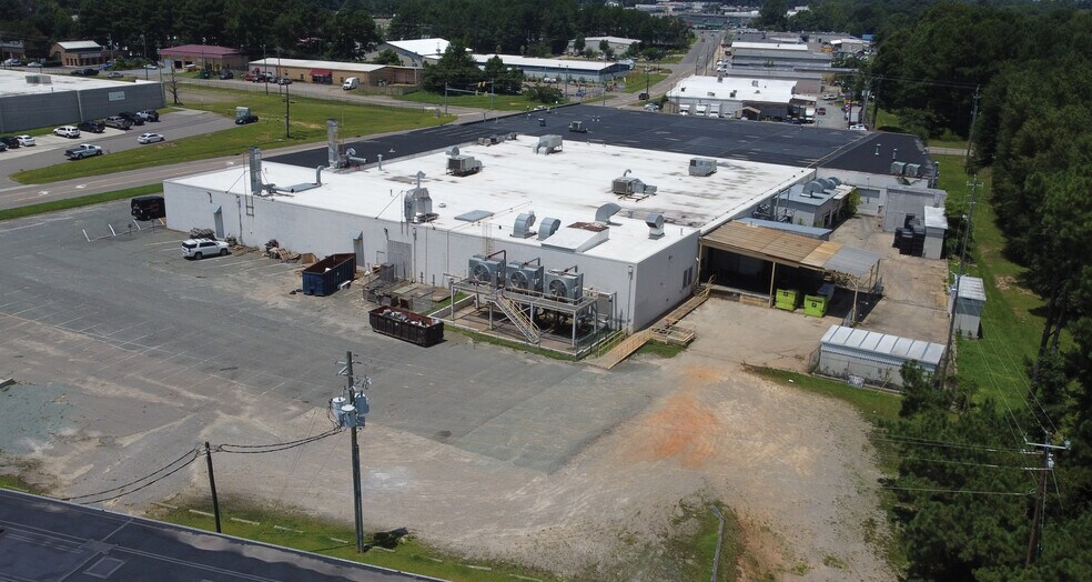 2903 Lee Ave, Sanford, NC à louer - Photo du bâtiment - Image 2 de 8