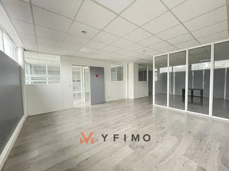 Office in Maule for lease - Interior Photo - Image 2 of 5