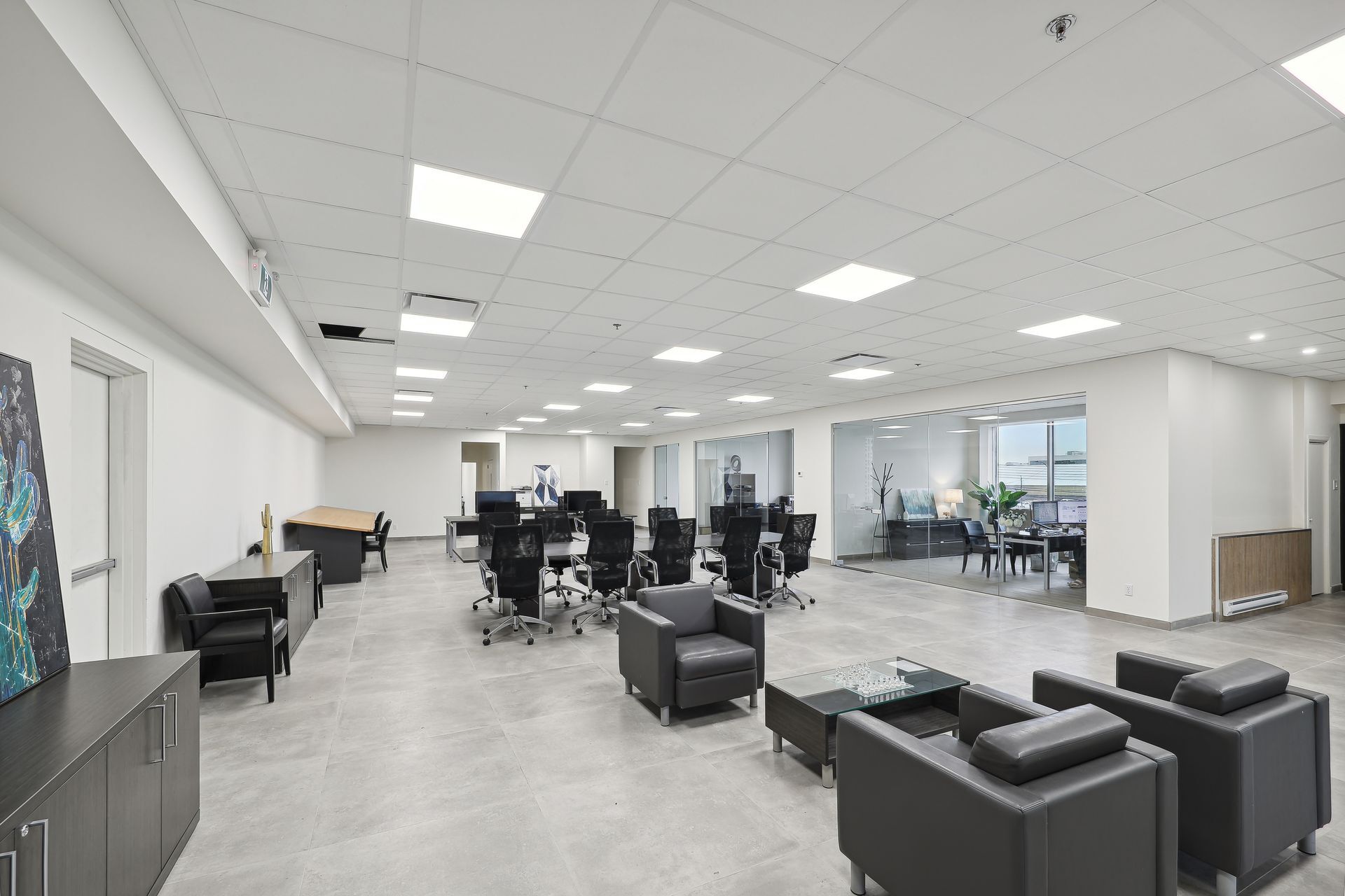 247-255 Montee De Liesse, Montréal, QC for sale Interior Photo- Image 1 of 10