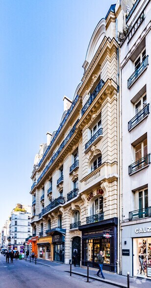 8 Rue De Lévis, Paris à louer - Photo du bâtiment - Image 2 de 2