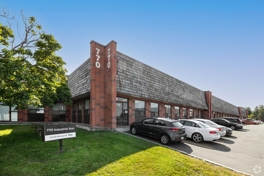 770-790 Industrial Ave, Ottawa, ON à louer - Photo du bâtiment - Image 1 de 6