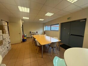 Office in Beauvais for sale Interior Photo- Image 2 of 28